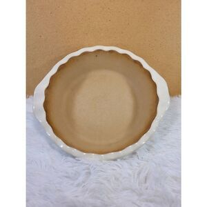 Pampered Chef Vanilla Stoneware Scalloped Pie Plate